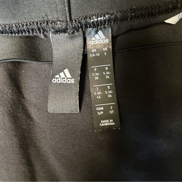 Adidas Black 3 stripes biker shorts - Picture 7 of 7